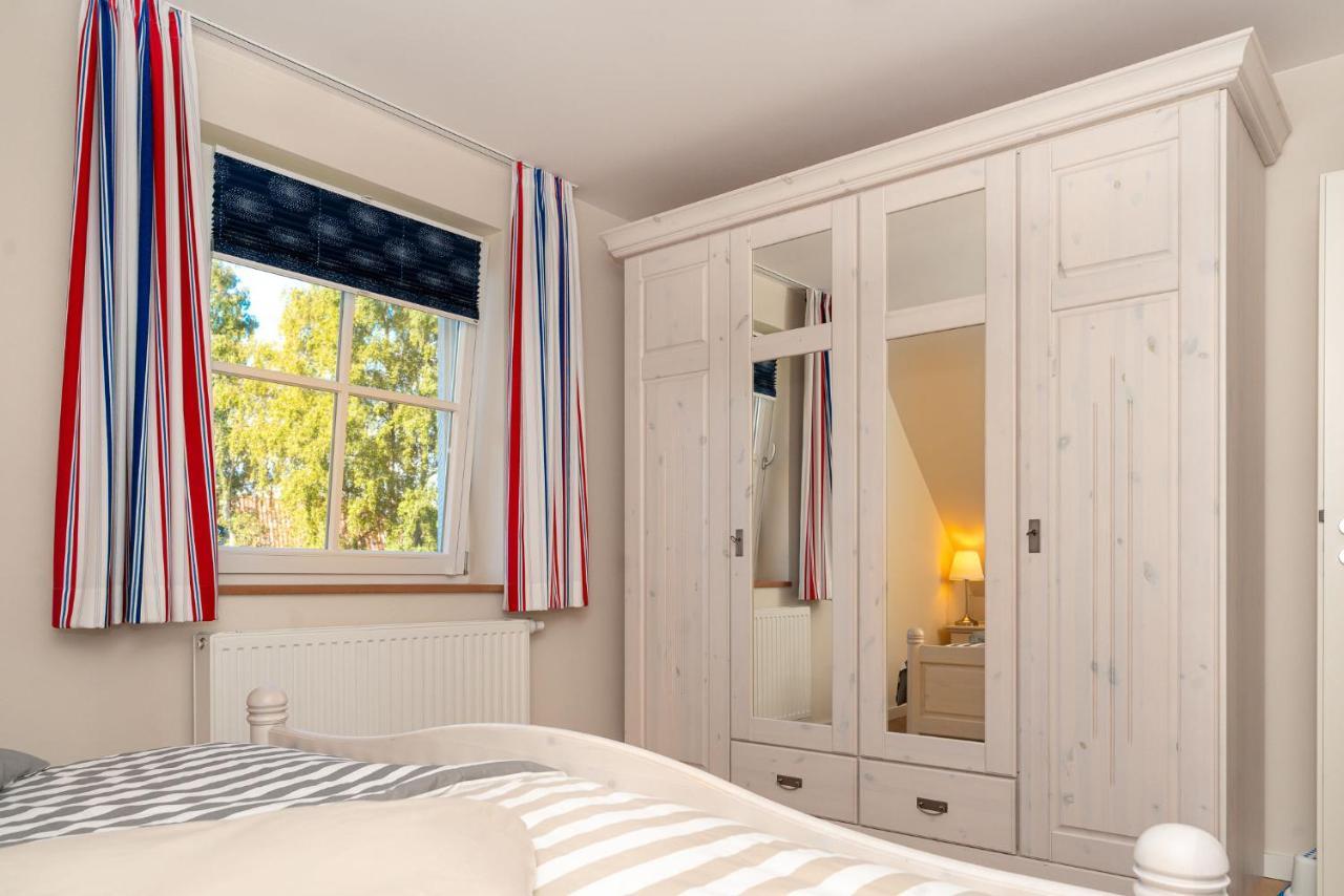 Ferien-Im-Duenenhaus Lasse Glowe Esterno foto
