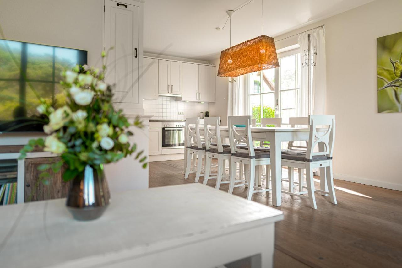 Ferien-Im-Duenenhaus Lasse Glowe Esterno foto