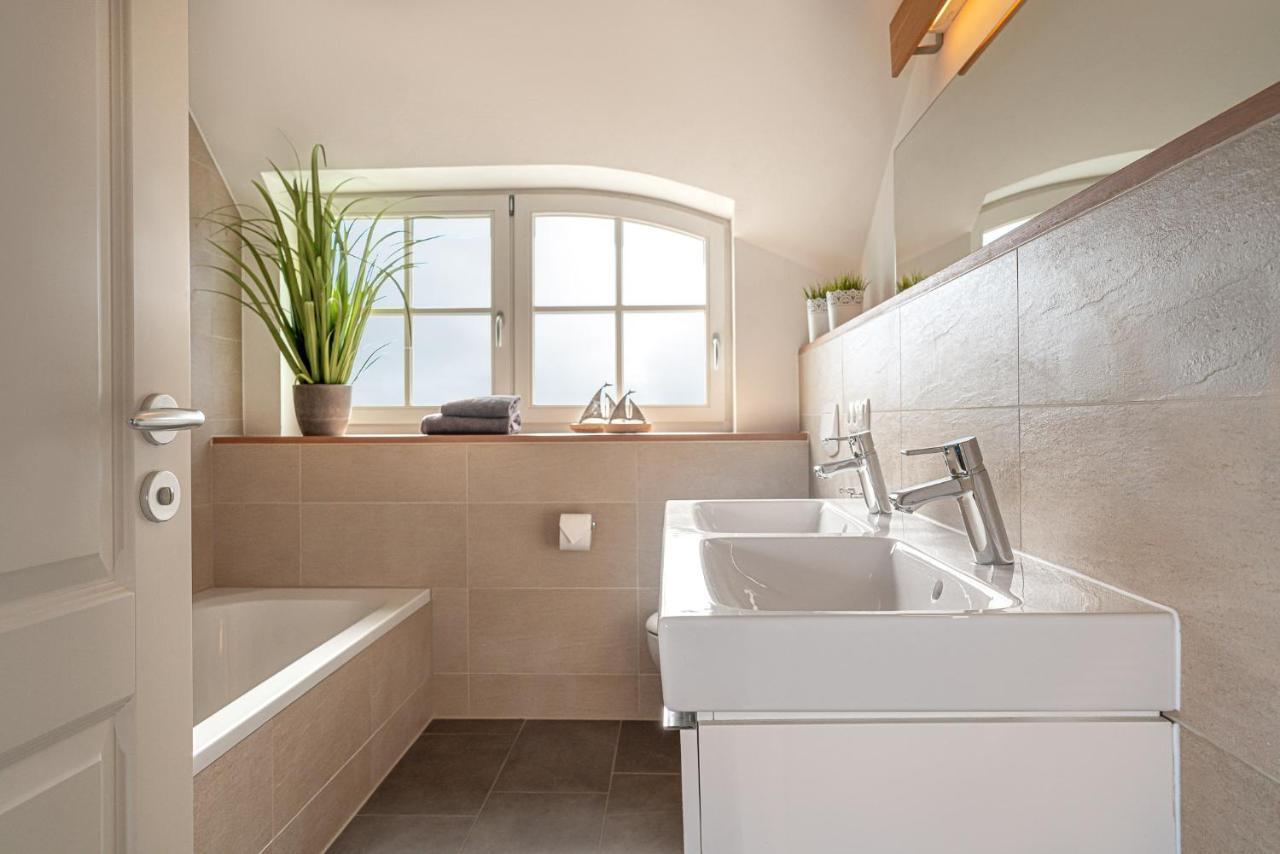 Ferien-Im-Duenenhaus Lasse Glowe Esterno foto
